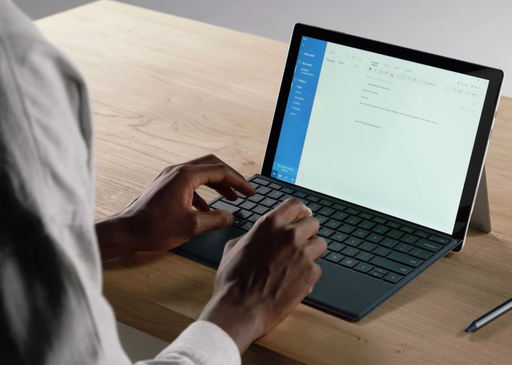 Khắc phục nhanh các sự cố thường gặp về phần mềm trên Surface Pro 7