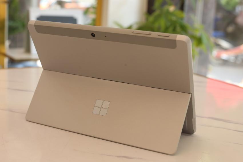 Surface Go 2 | Intel 4425Y / 8GB RAM / 128GB