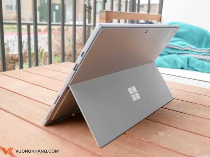 Microsoft đã tạo ra bản Surface Pro 7 Plus cho doanh nghiệp như thế nào?