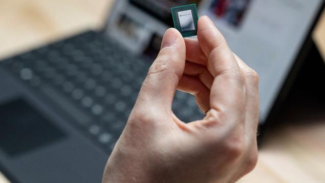 Microsoft thuê kỹ sư chủ chốt của Apple để thiết kế chip máy chủ
