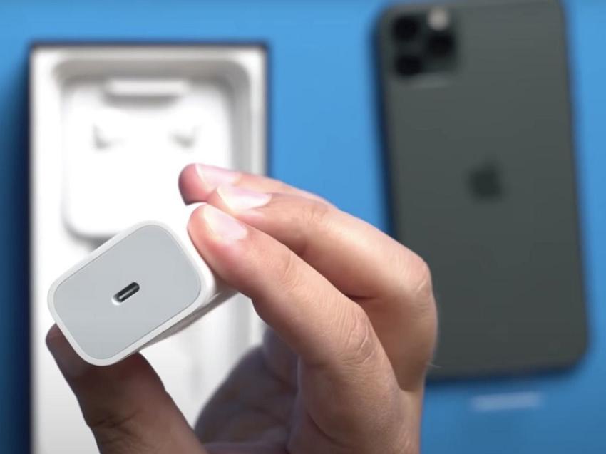 Apple cắt giảm phụ kiện đi kèm mẫu điện thoại mới vì phải tiết kiệm chi phí?