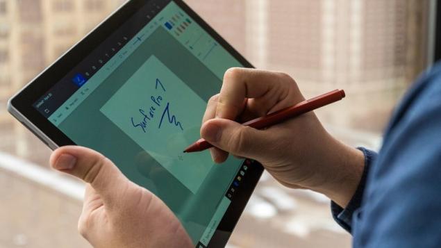 Surface Pro 7 vs Macbook Pro 13inch 2019: Chiến thắng có thuộc về PC 2-in-1 của Microsoft?